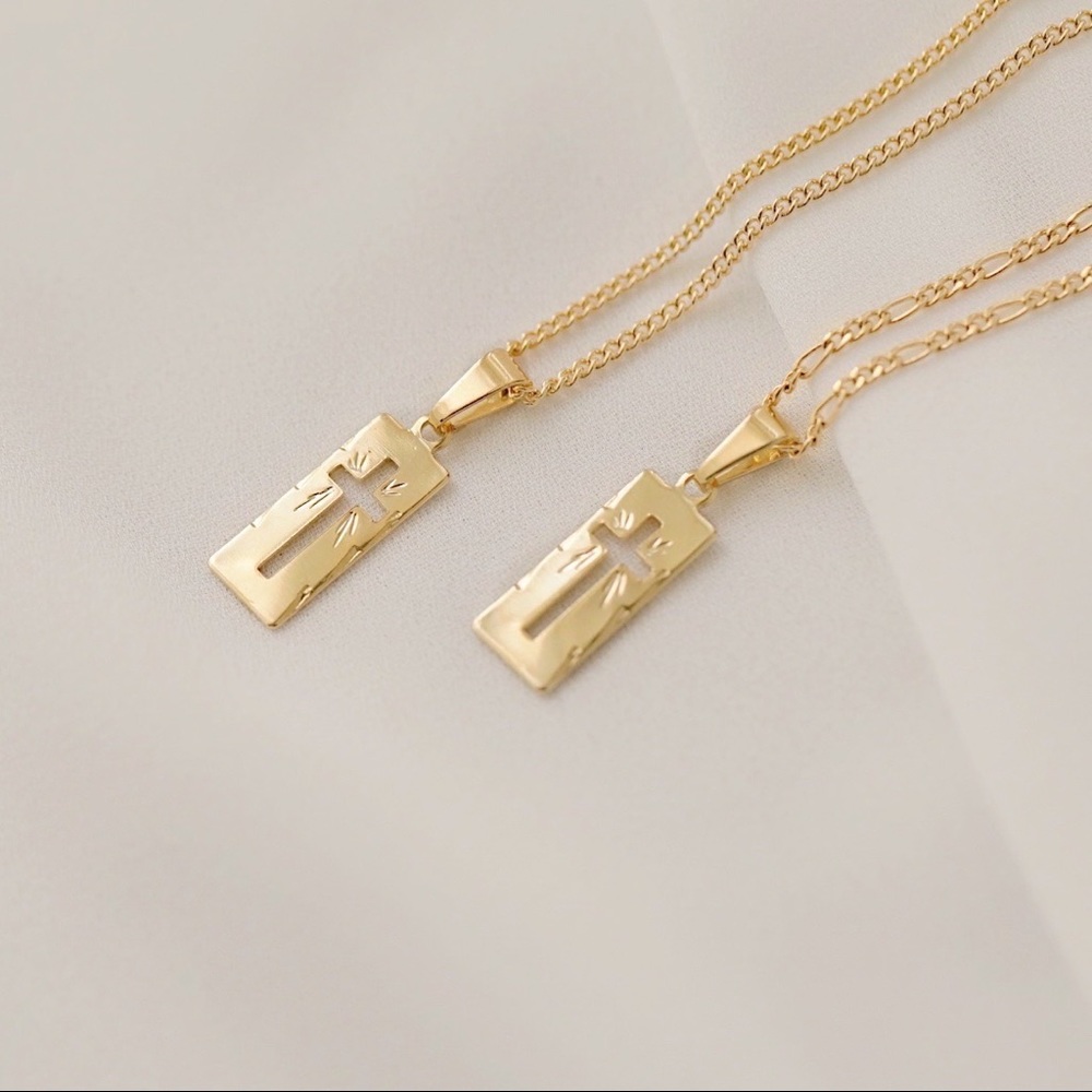 Petite Cross Necklace | 18k Gold Filled